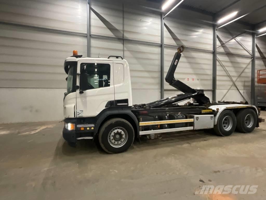 Scania P 410 6X4 Treileri ar āķi