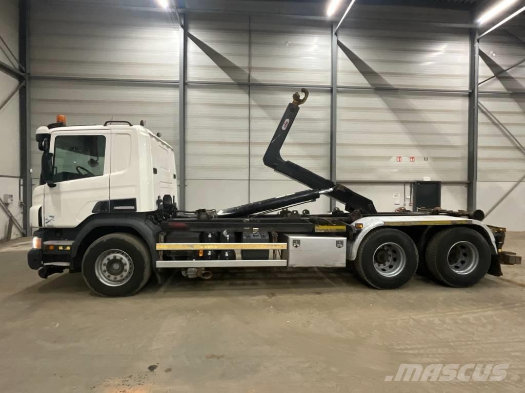 Scania P 410 6X4 Treileri ar āķi