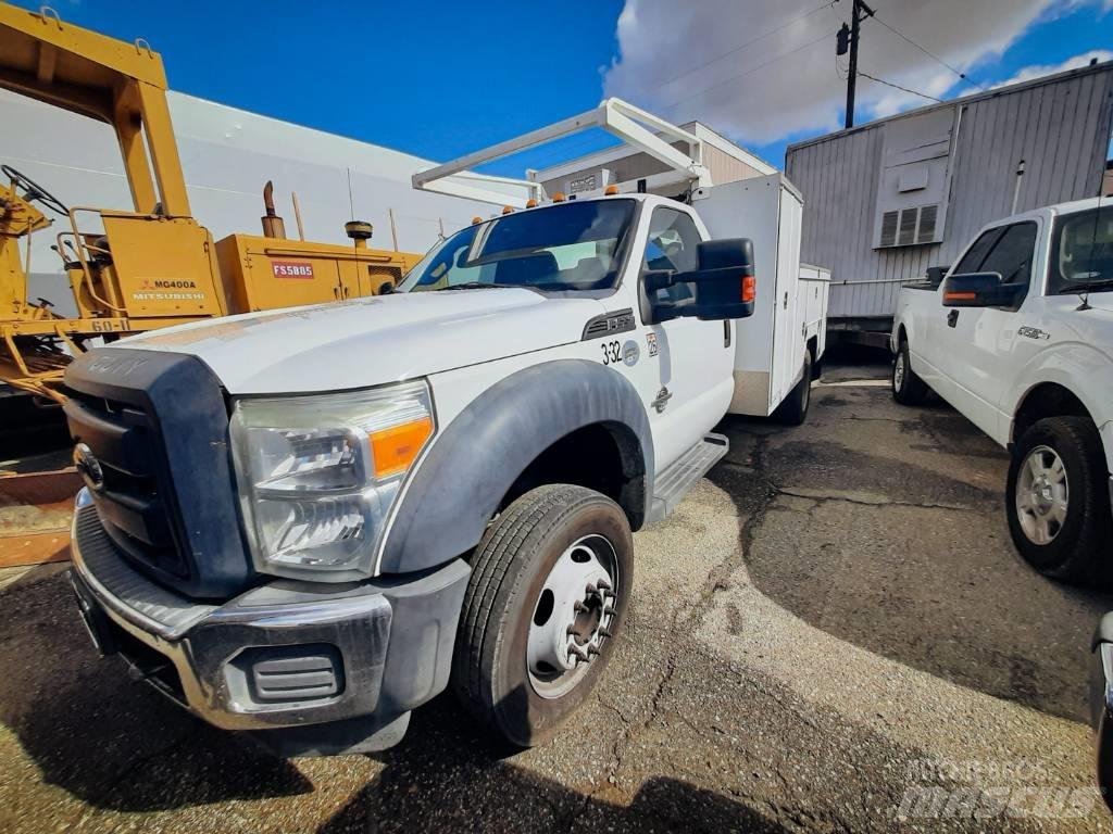 Ford F 550 Vieglais kravas automobilis/izkraušana no sāniem