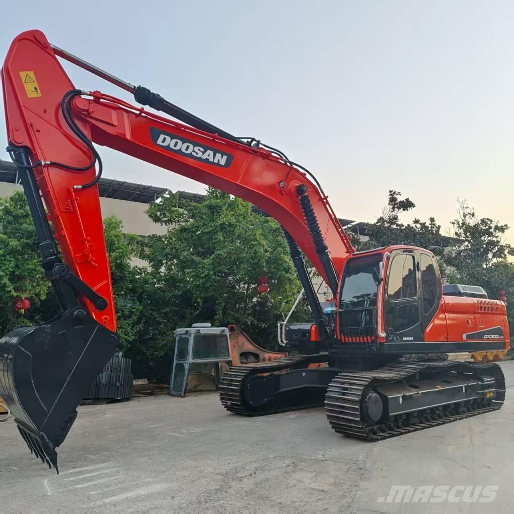 Doosan DX 300 Kāpurķēžu ekskavatori