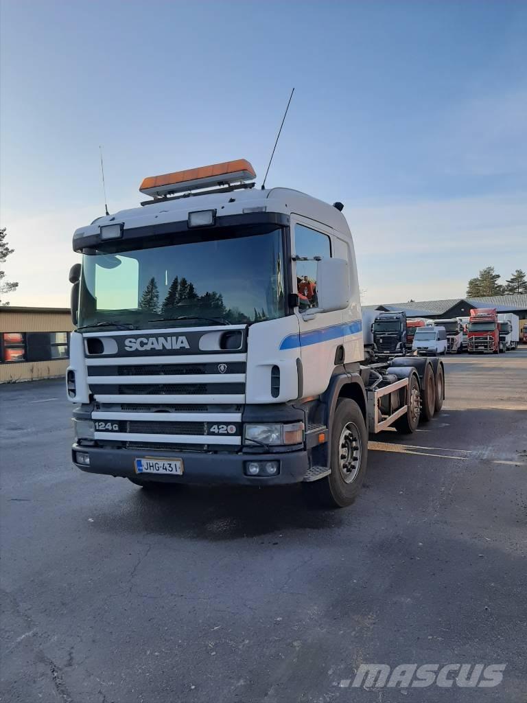 Scania P 124 Treileri ar āķi