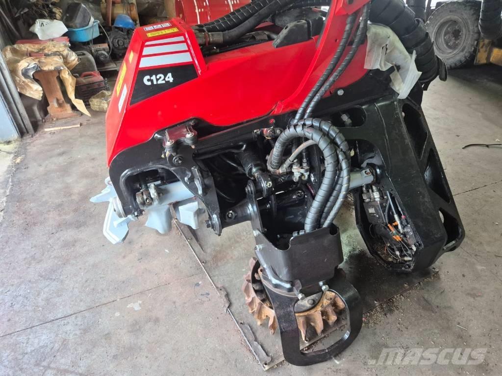 Komatsu C 124 Hārvesteru kausi