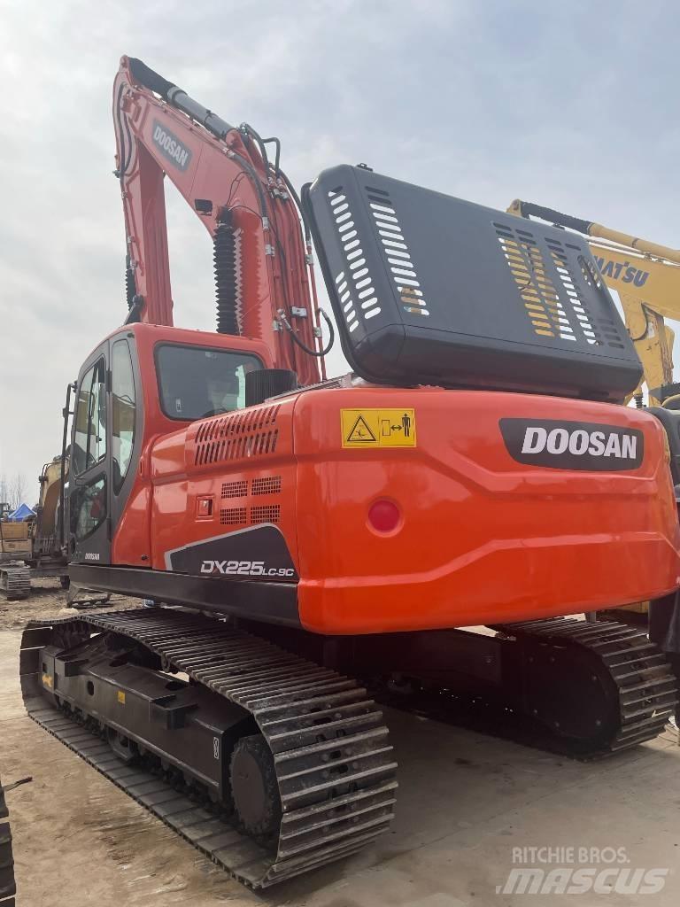 Doosan DX 225LC-9C Kāpurķēžu ekskavatori
