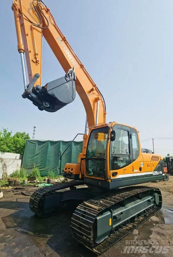 Hyundai R220LC-9 Kāpurķēžu ekskavatori