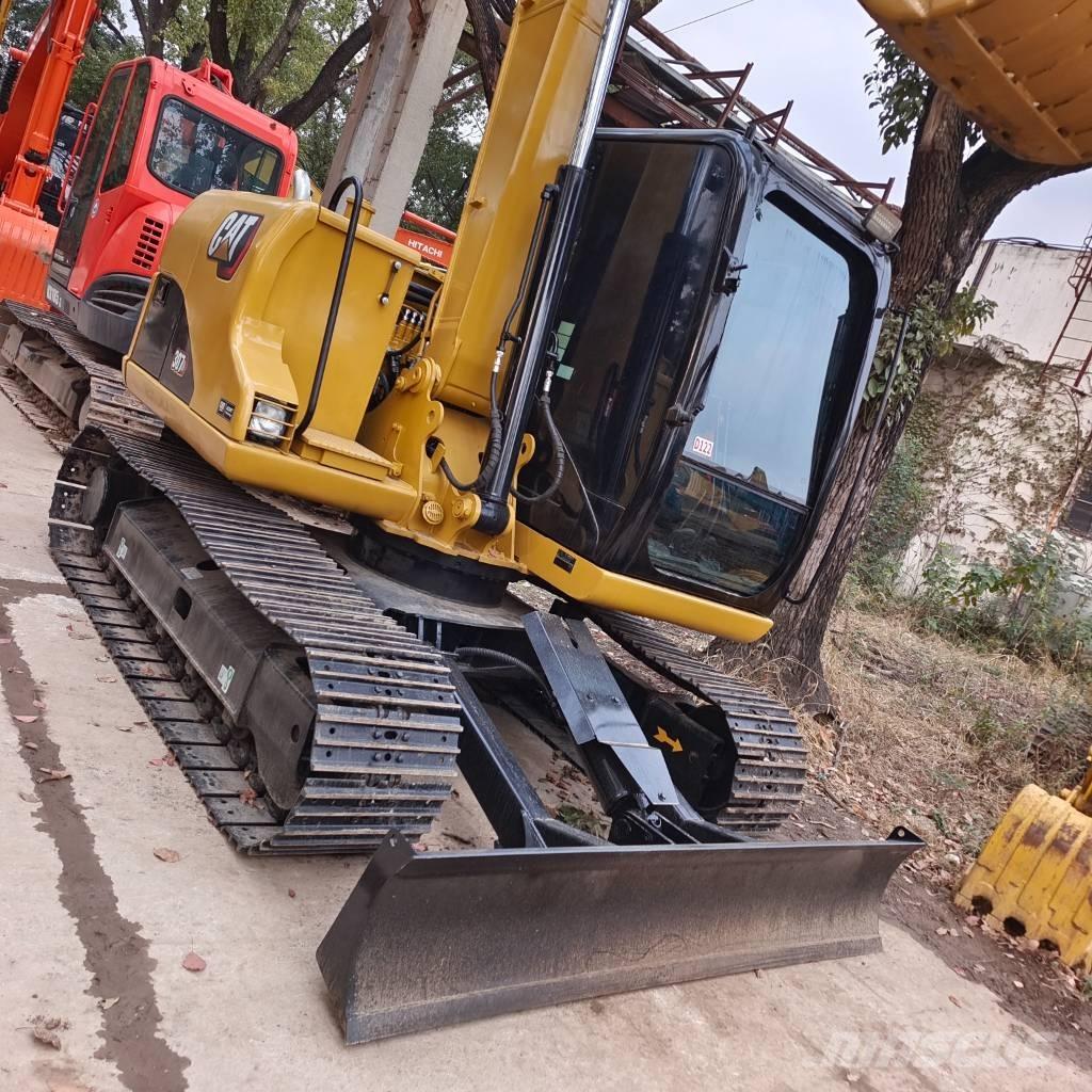 CAT 307D Vidēja lieluma ekskavatori 7 t - 12 t