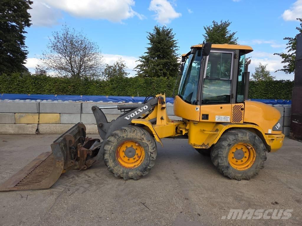 Volvo L 30 D Iekrāvēji uz riteņiem