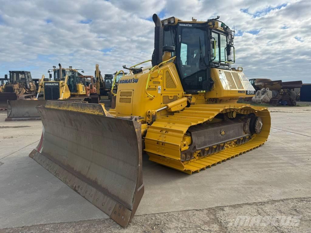 Komatsu D61PX-24 Kāpurķēžu buldozeri