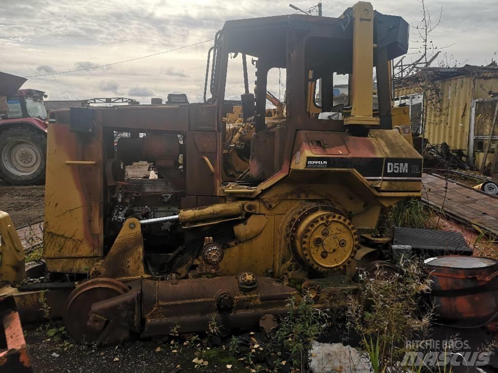 CAT D 5 M XL Kāpurķēžu buldozeri