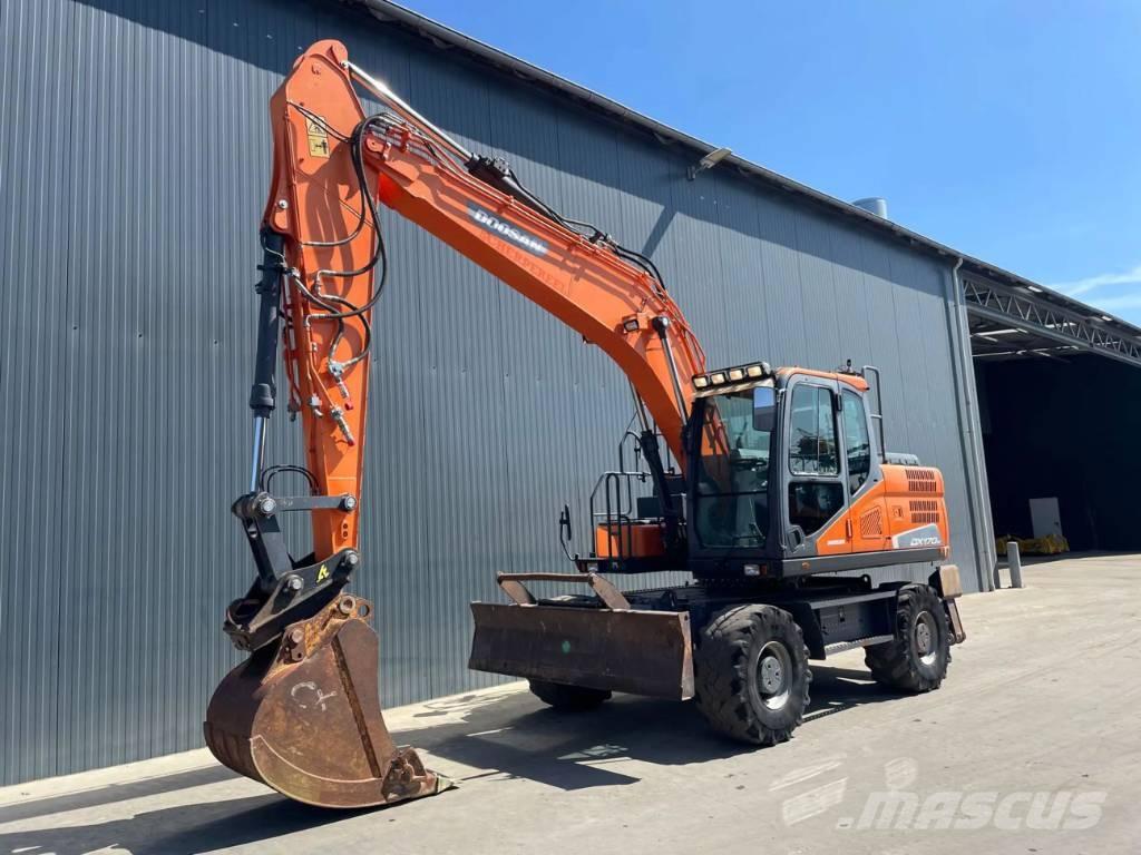 Doosan DX170W-5 Ekskavatori uz riteņiem