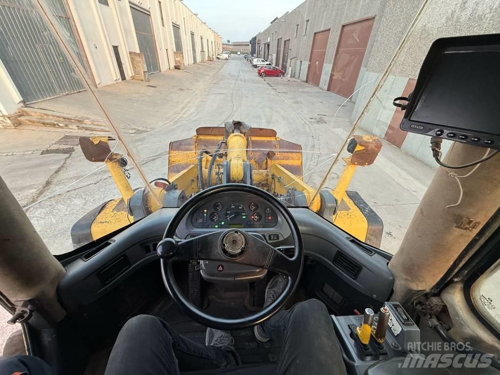 Komatsu WA 380-5H Iekrāvēji uz riteņiem