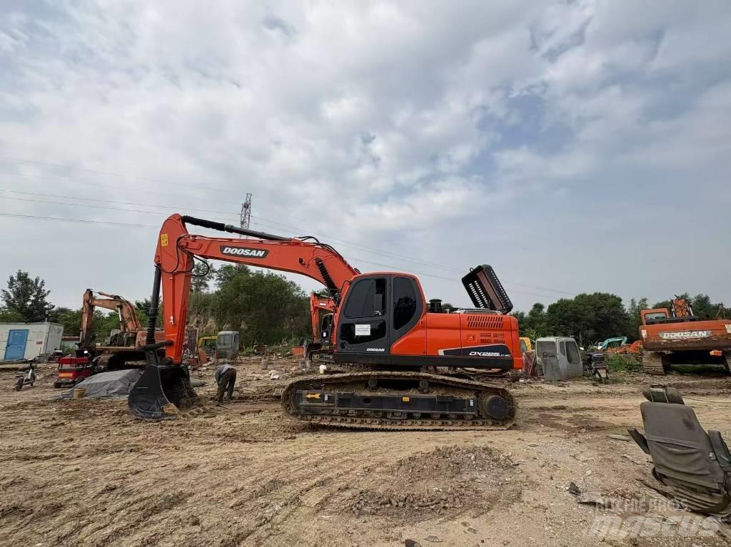 Doosan DX225LC-9C Kāpurķēžu ekskavatori
