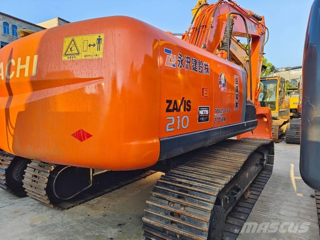Hitachi ZX 210 Kāpurķēžu ekskavatori