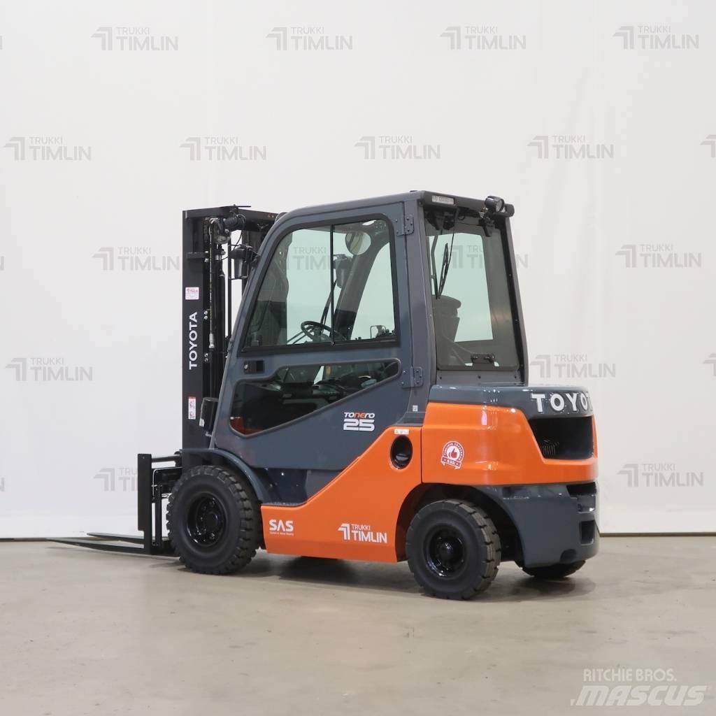 Toyota 52-8FDF25 Tehnika ar dīzeļa dzinēju