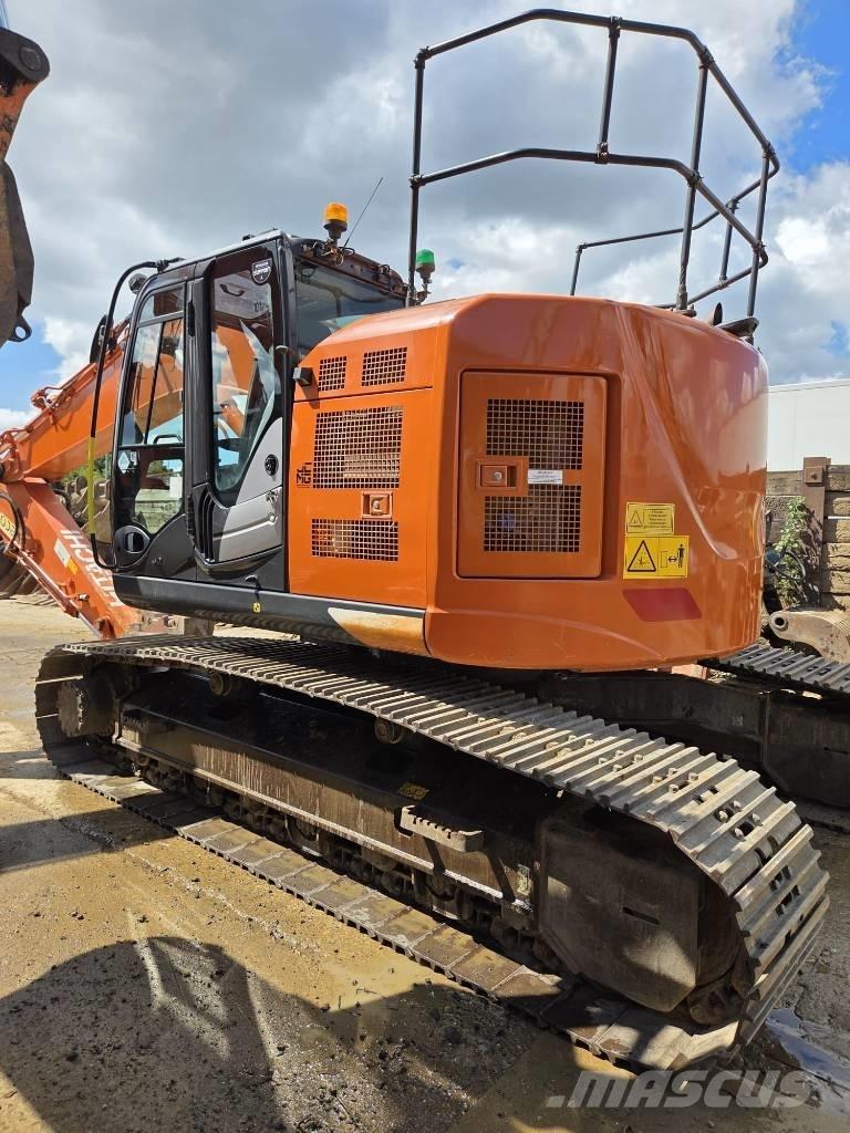 Hitachi ZX225US-6 Kāpurķēžu ekskavatori