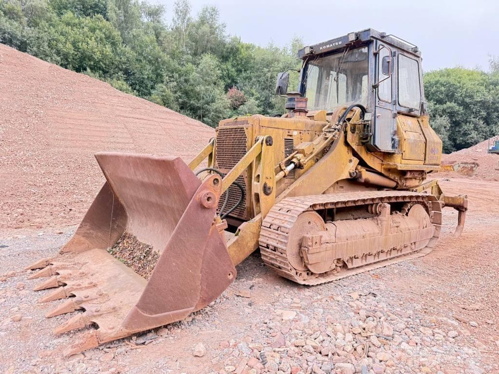 Komatsu D 57 S-1 Kāpurķēžu iekrāvēji