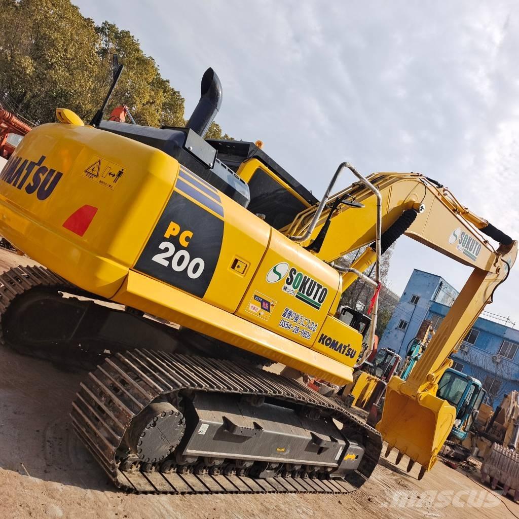 Komatsu PC 200 Kāpurķēžu ekskavatori
