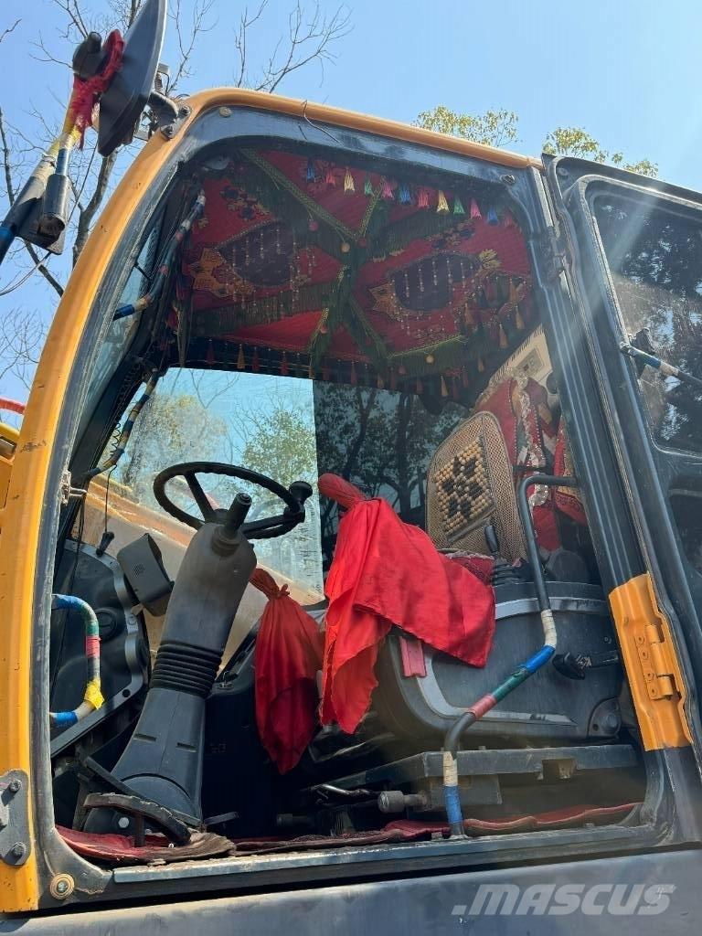 Hyundai 210W-9 Ekskavatori uz riteņiem