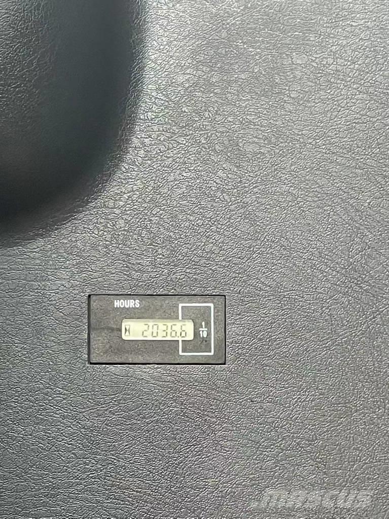 Hyundai 210W-9 Ekskavatori uz riteņiem