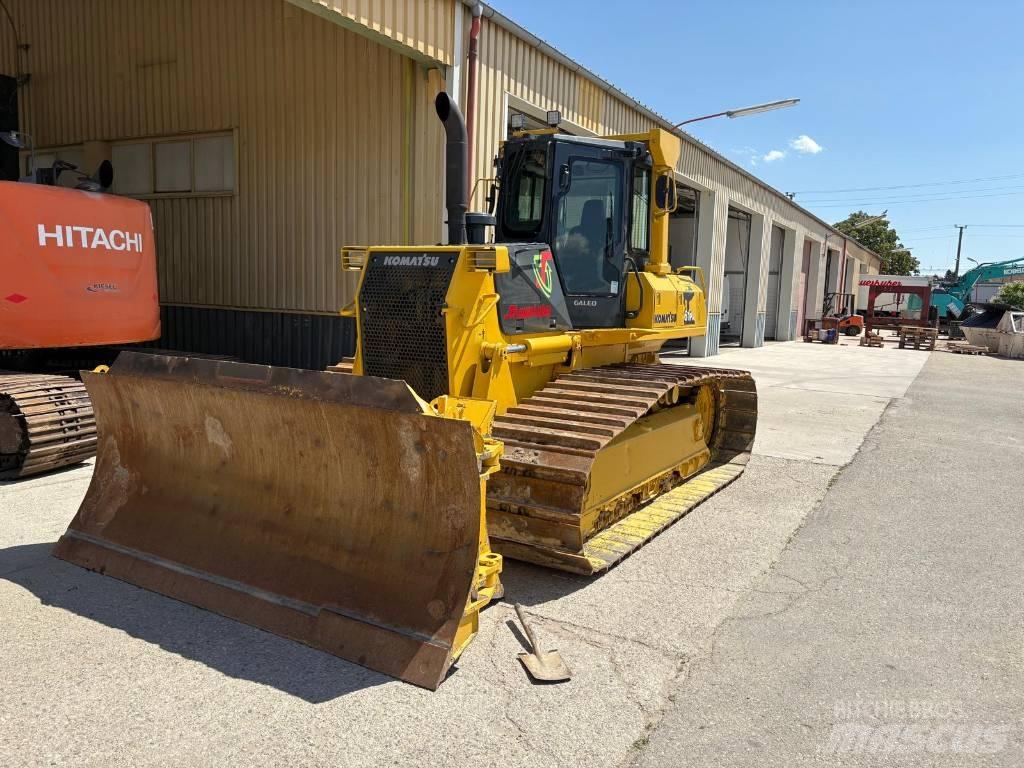 Komatsu 61 PX Kāpurķēžu buldozeri