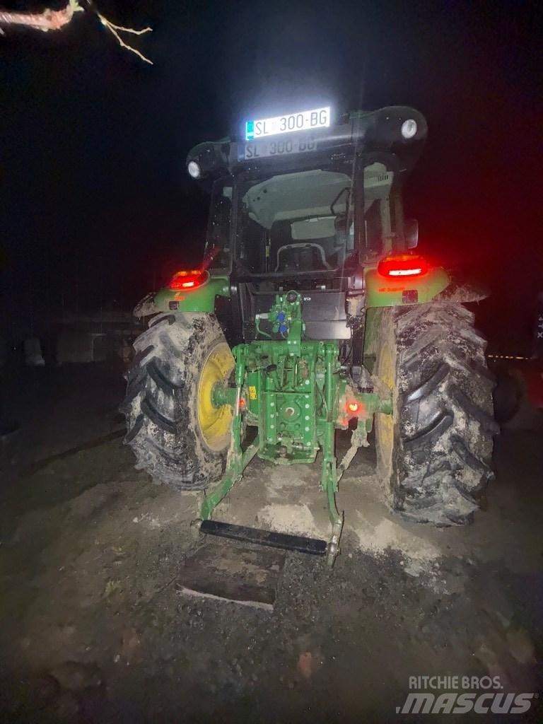 John Deere 5100 M Traktori