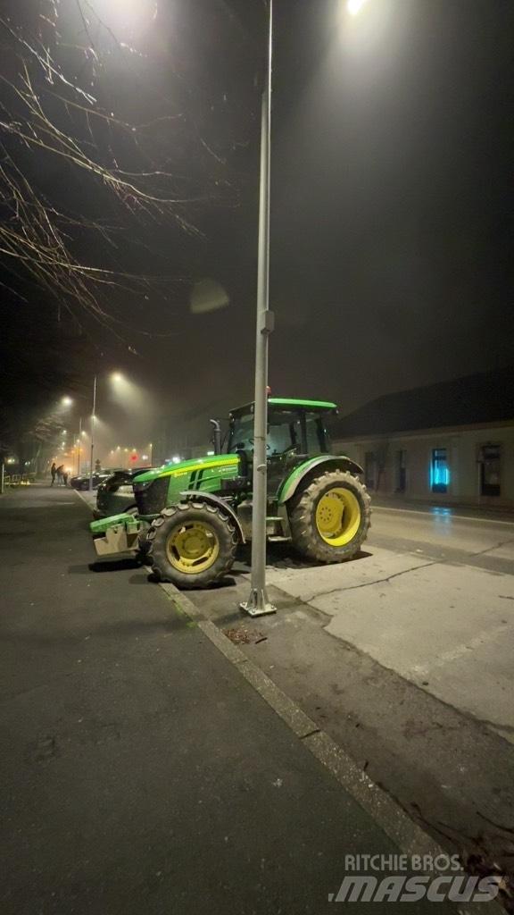 John Deere 5100 M Traktori