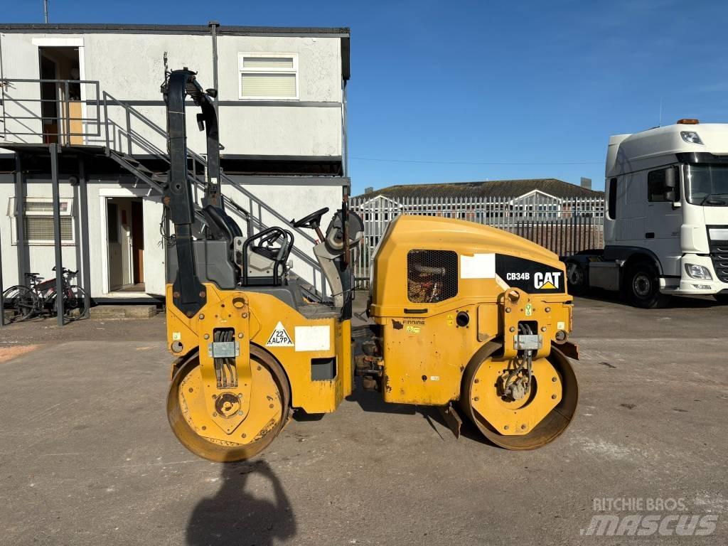 CAT CB 34 B Divvalču grunts veltņi