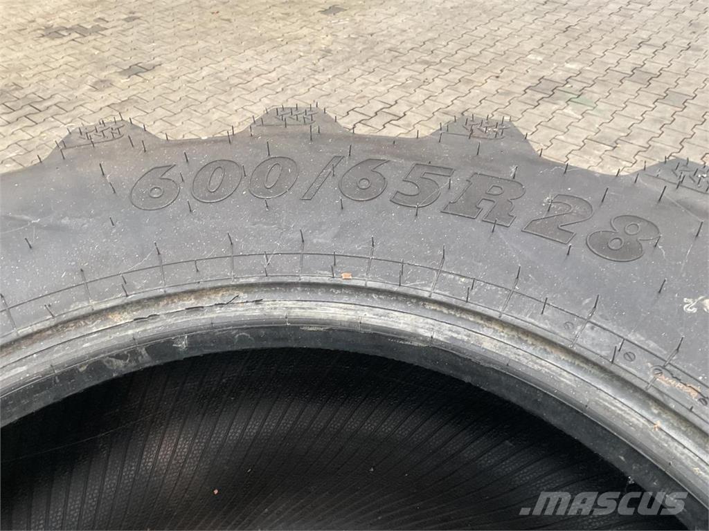 BKT 600/65R28 Riepas, riteņi un diski