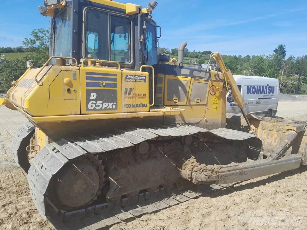 Komatsu D65PX-18 Kāpurķēžu buldozeri