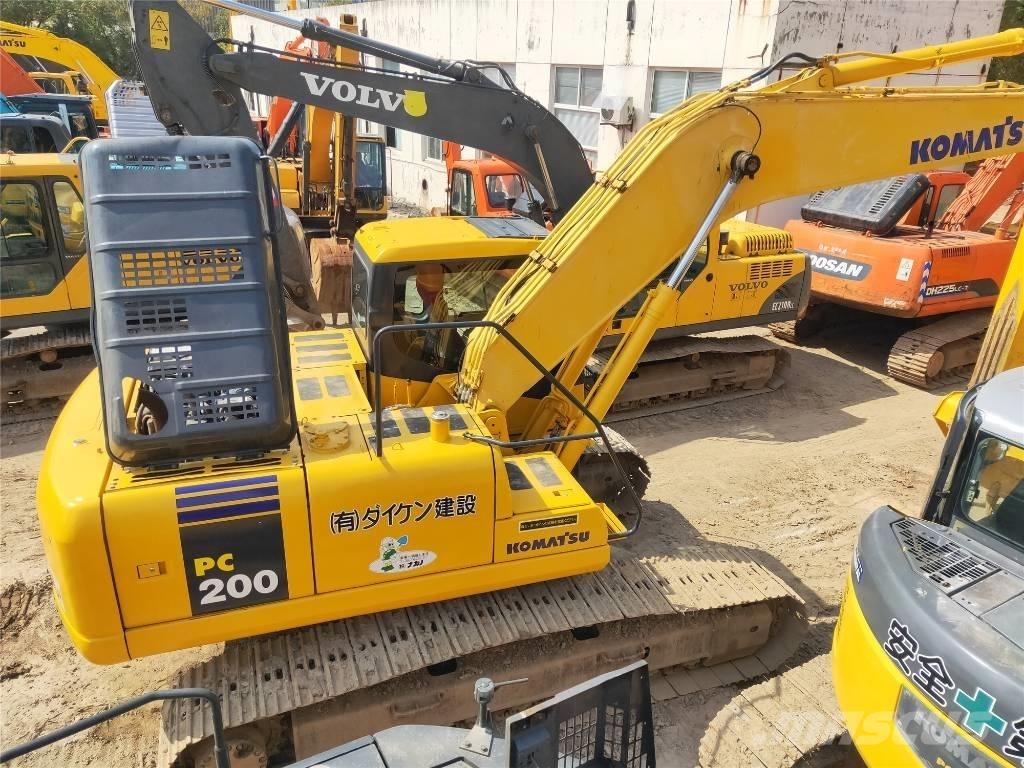 Komatsu PC200-7 Kāpurķēžu ekskavatori