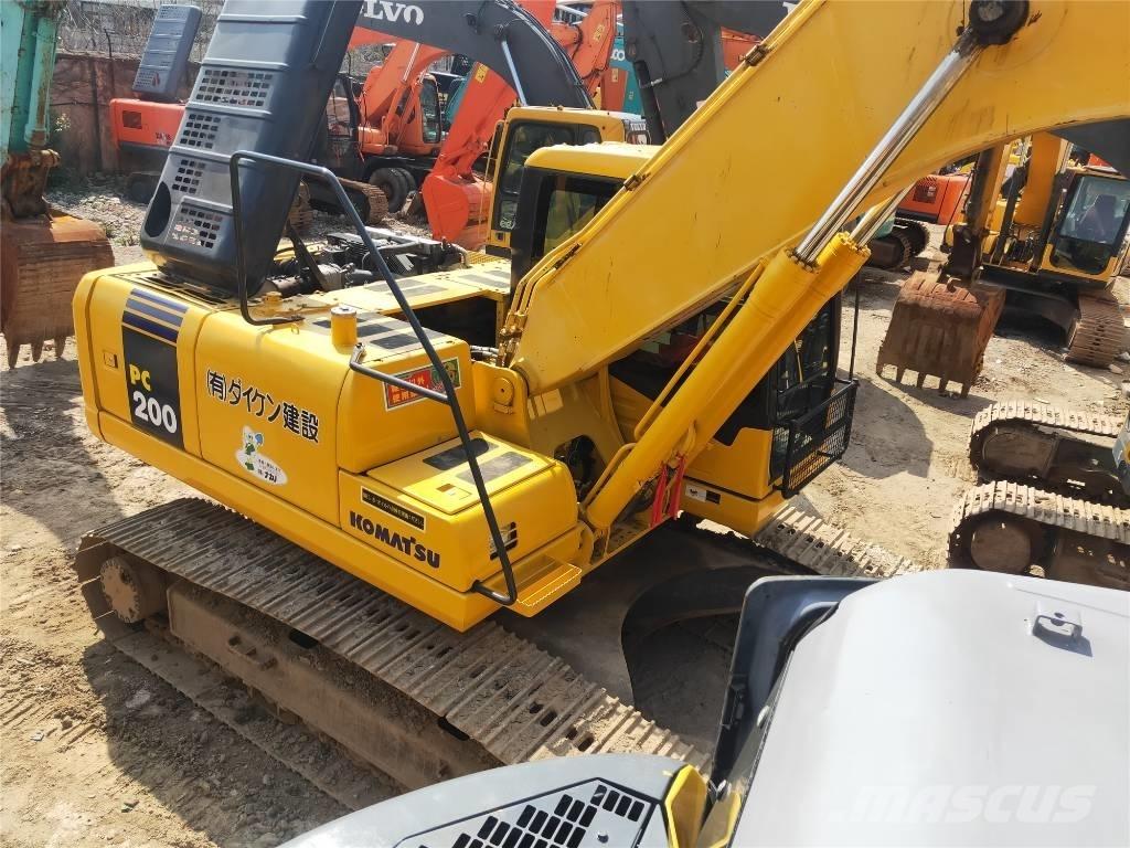 Komatsu PC200-7 Kāpurķēžu ekskavatori