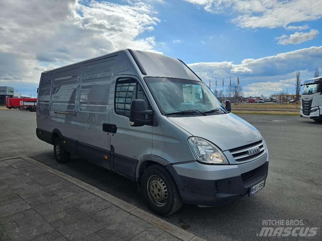 Iveco Daily 35S18 Preču pārvadāšanas furgoni