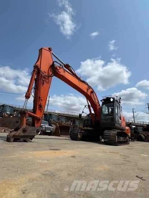 Hitachi ZX 225 Kāpurķēžu ekskavatori