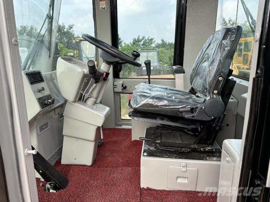 CAT 966G Iekrāvēji uz riteņiem