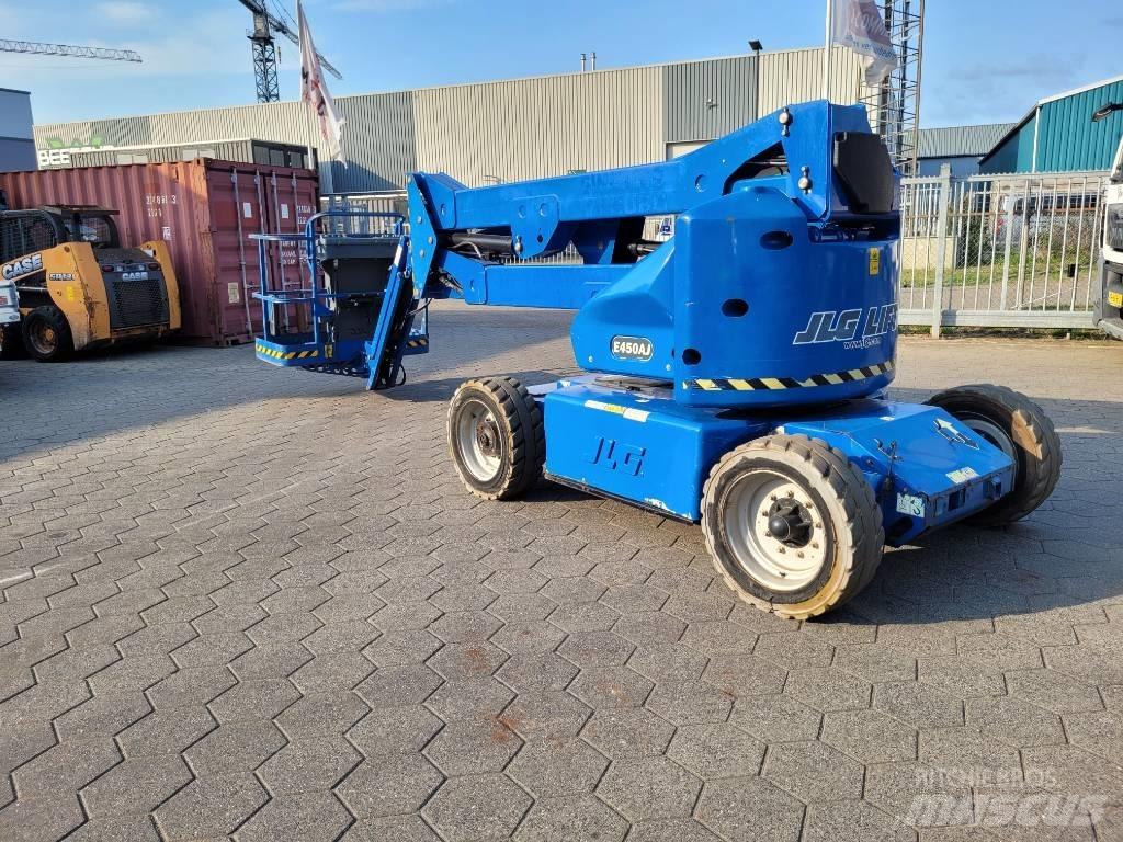 JLG E 450 AJ Strēles pacēlāji