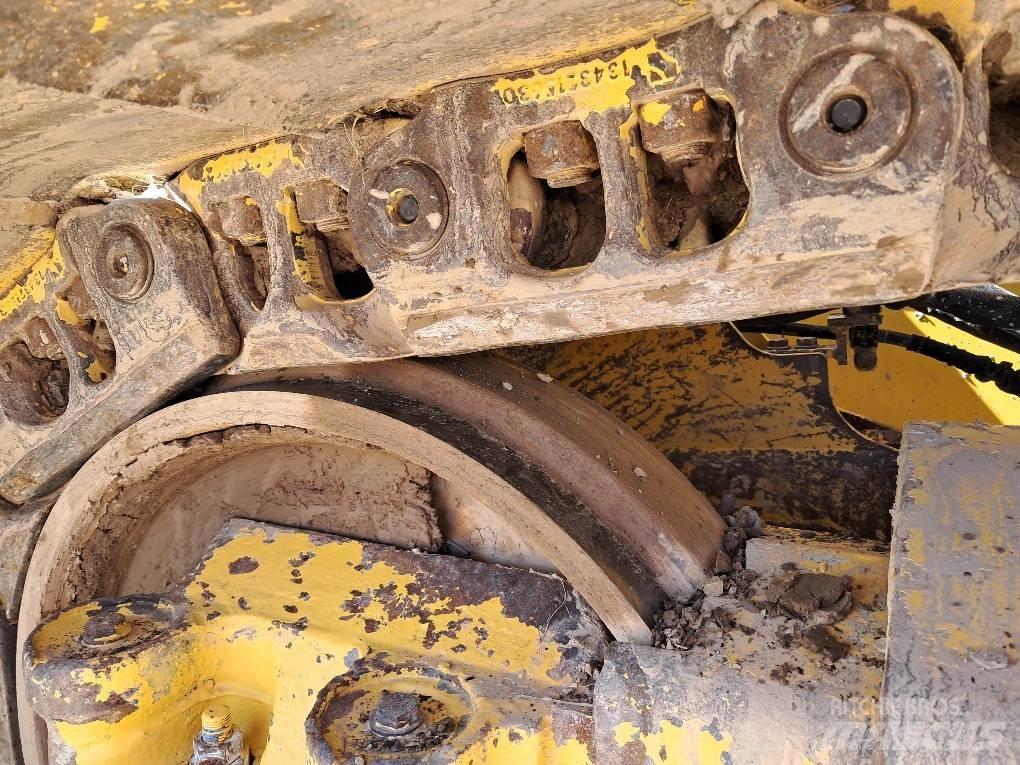 Komatsu D61PXI-24E0 Kāpurķēžu buldozeri