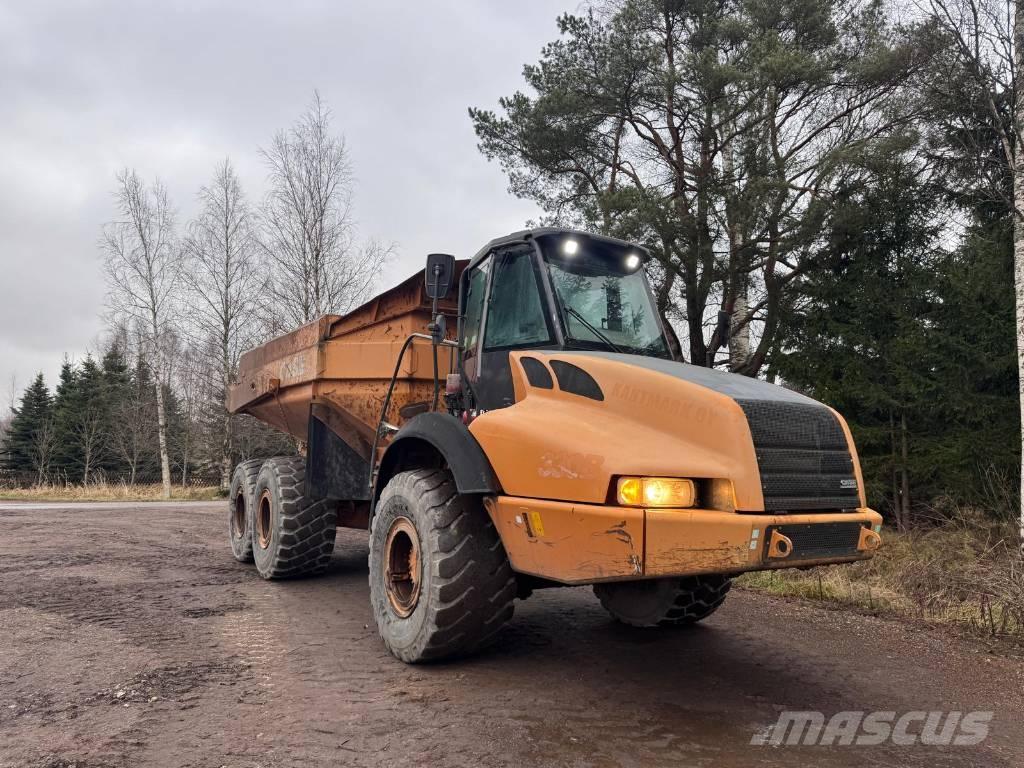 CASE 330 B Artikulētie pašizgāzēji