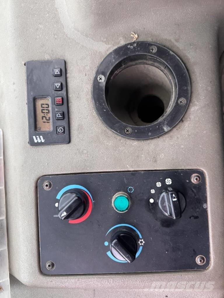 CASE 330 B Artikulētie pašizgāzēji