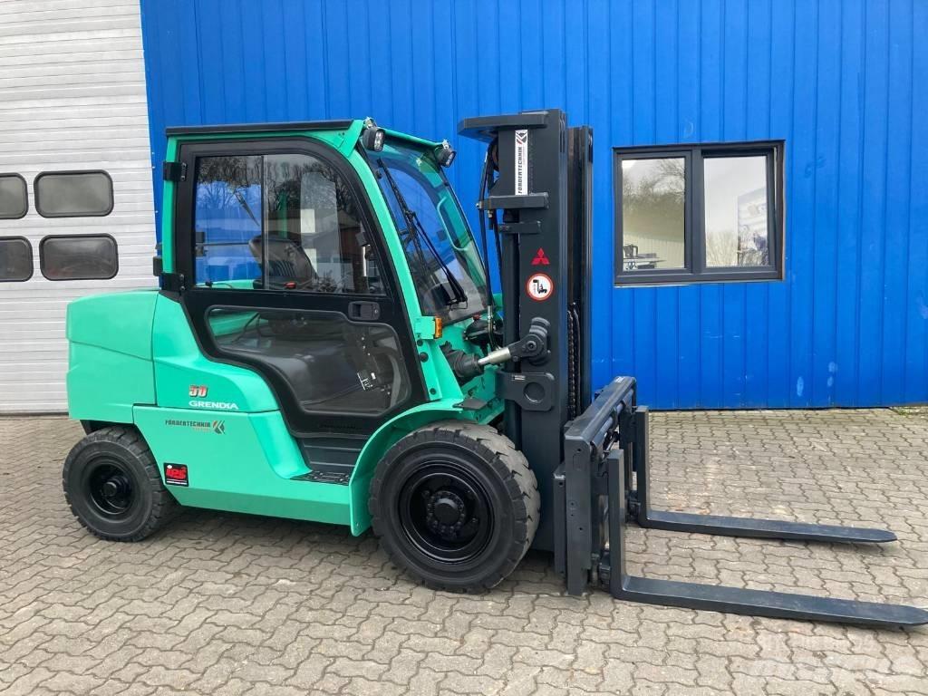 Mitsubishi FD 50 Tehnika ar dīzeļa dzinēju