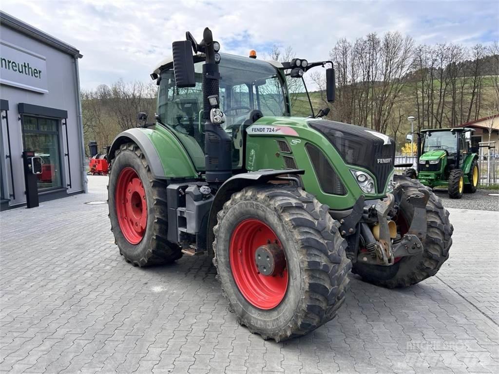 Fendt 724 Vario Traktori
