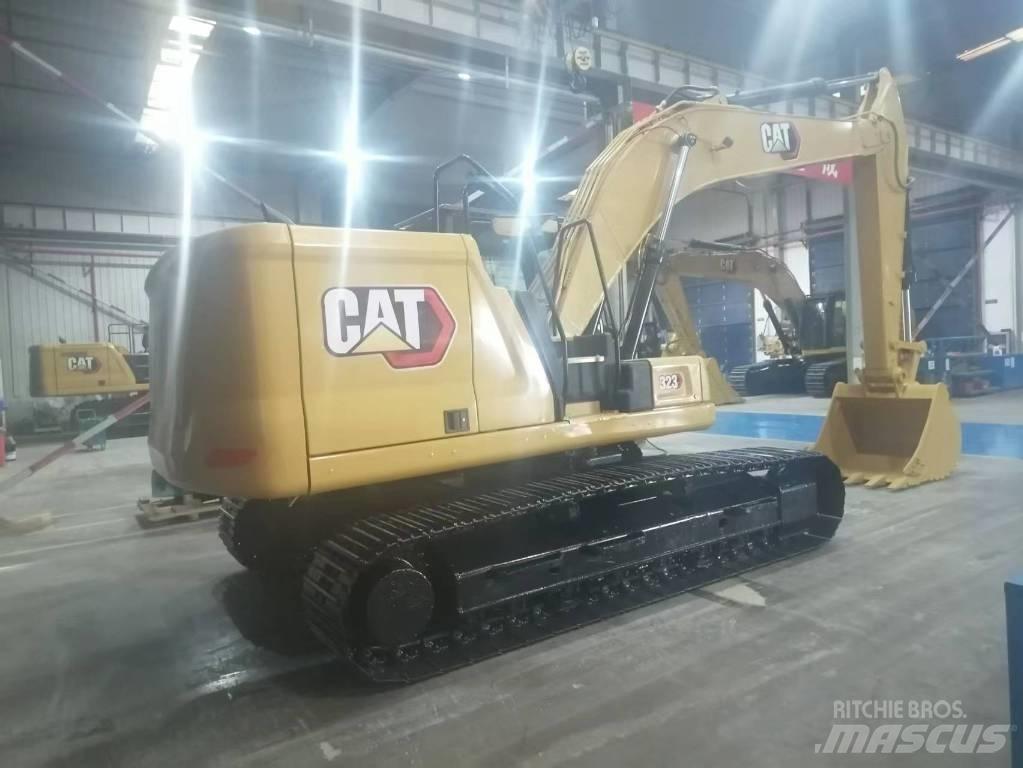CAT 323 Kāpurķēžu ekskavatori