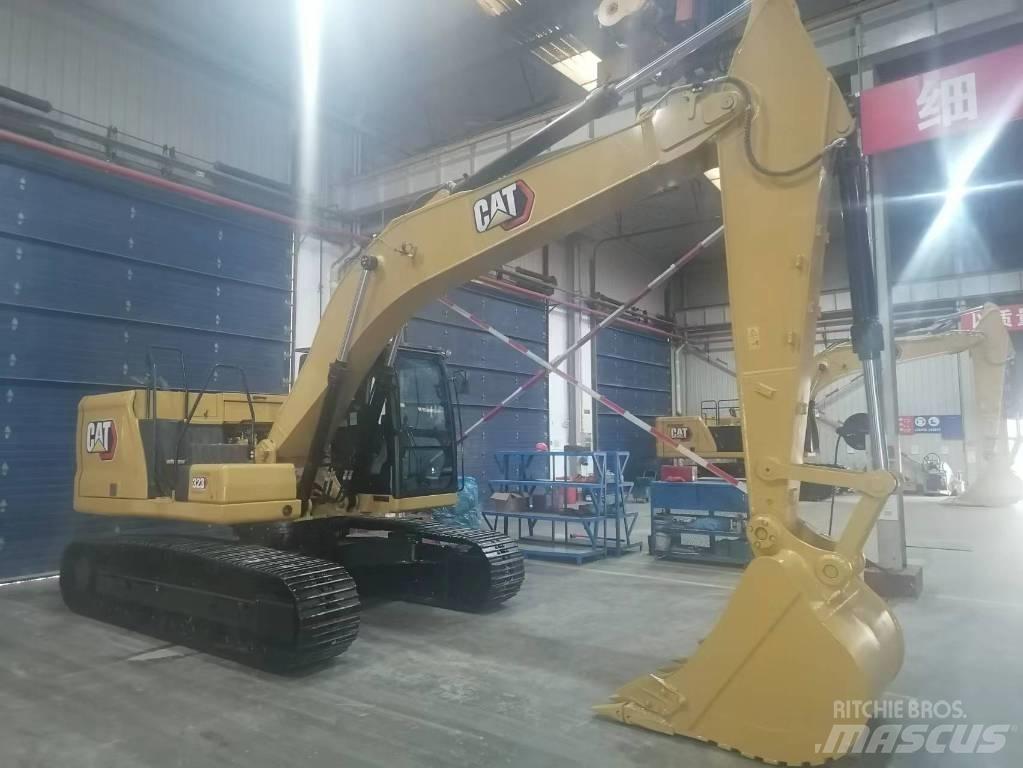 CAT 323 Kāpurķēžu ekskavatori
