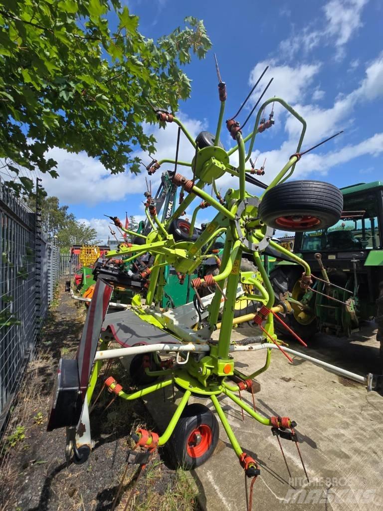 CLAAS Volto 800 Grābekļi un siena ārdītāji