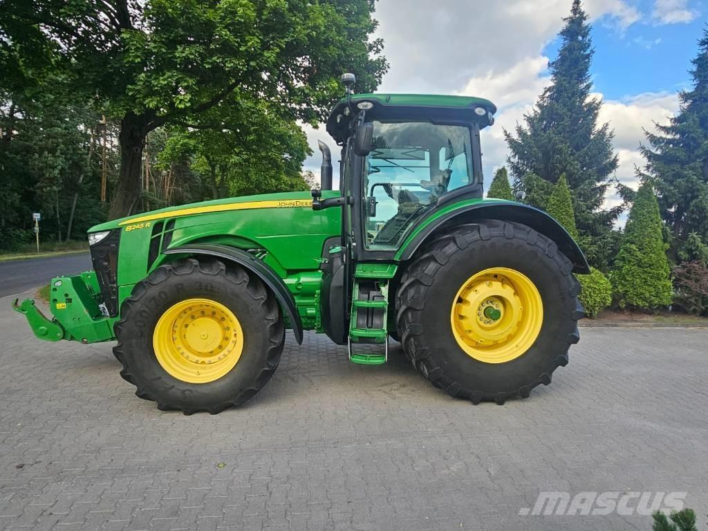 John Deere 8245 R Traktori