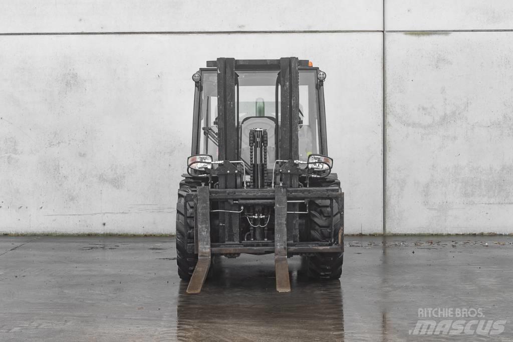 Manitou MC 30-4 D Tehnika ar dīzeļa dzinēju