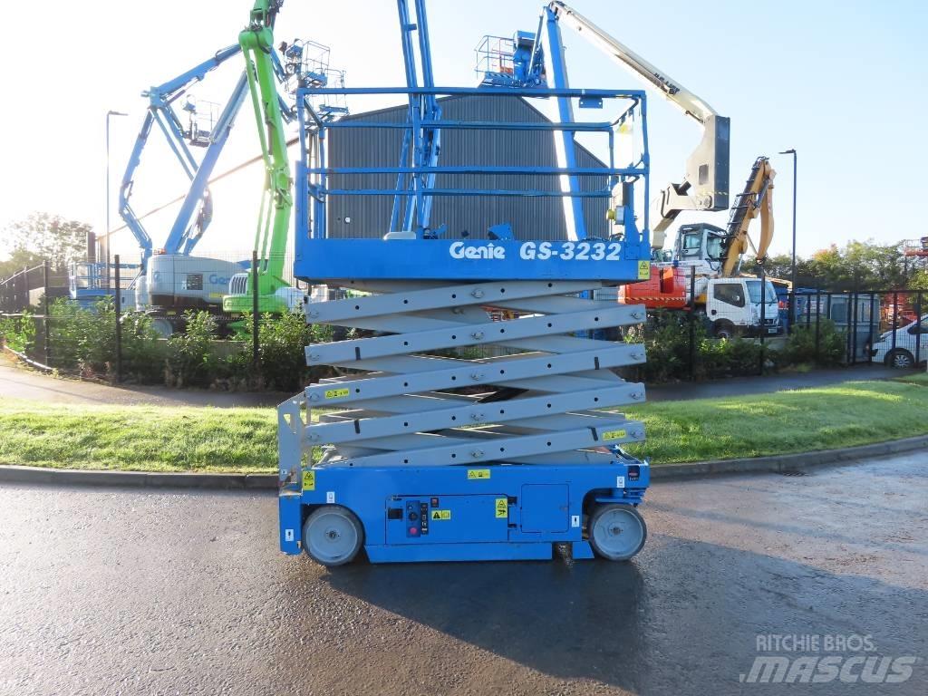 Genie GS 3232 Šķerveida pacēlāji