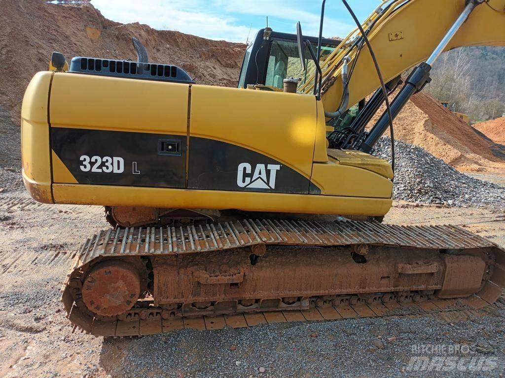 CAT 323 DL Kāpurķēžu ekskavatori