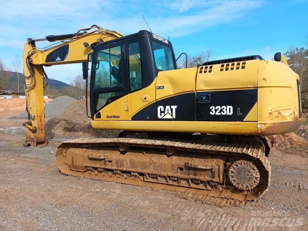 CAT 323 DL Kāpurķēžu ekskavatori
