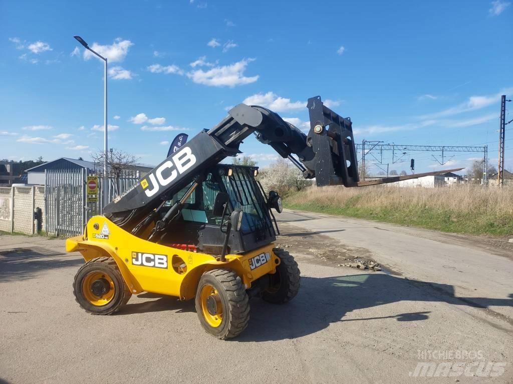 JCB 520-40 Teleskopiskie manipulatori