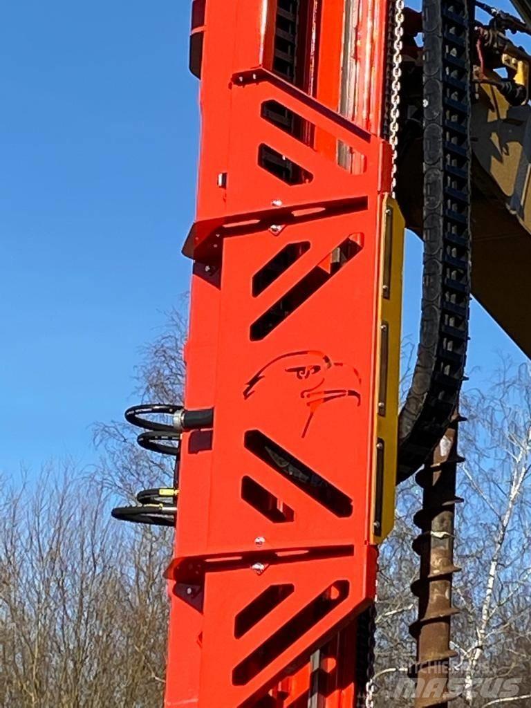 Adler Boormast Ekskavatori uz riteņiem