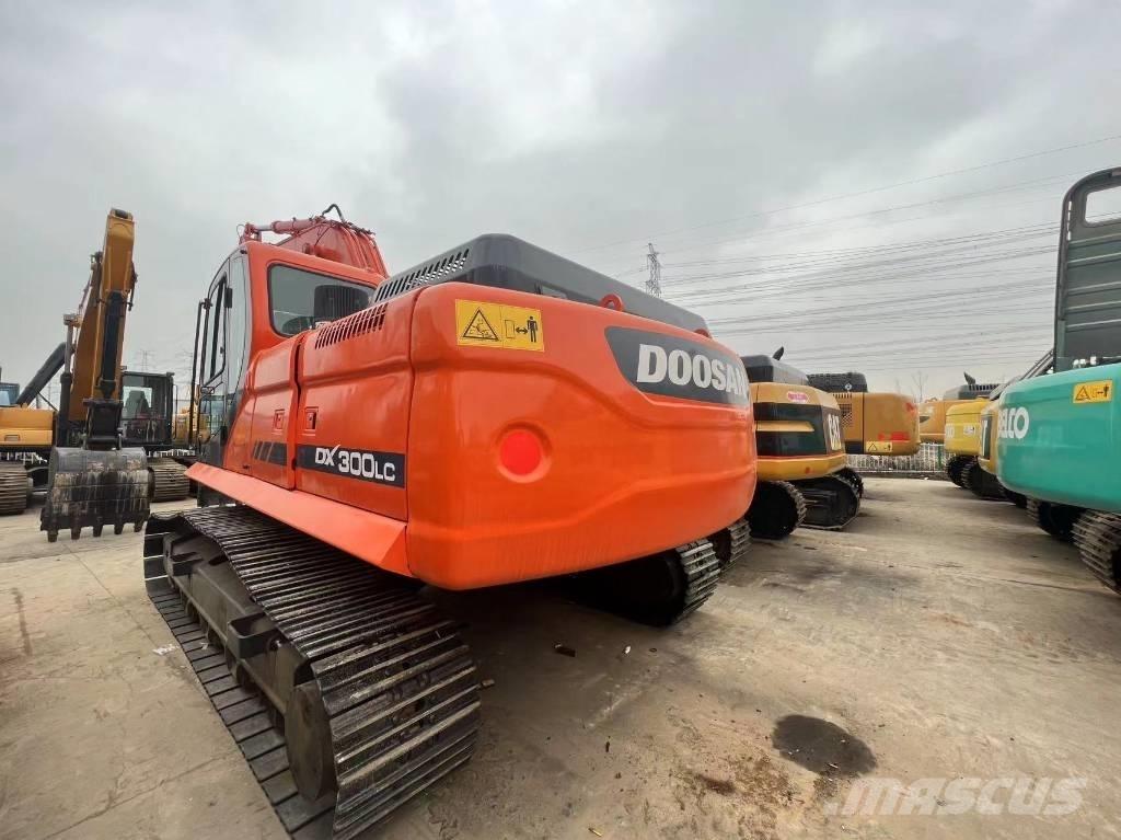 Doosan DOOOSAN DX300 Kāpurķēžu ekskavatori